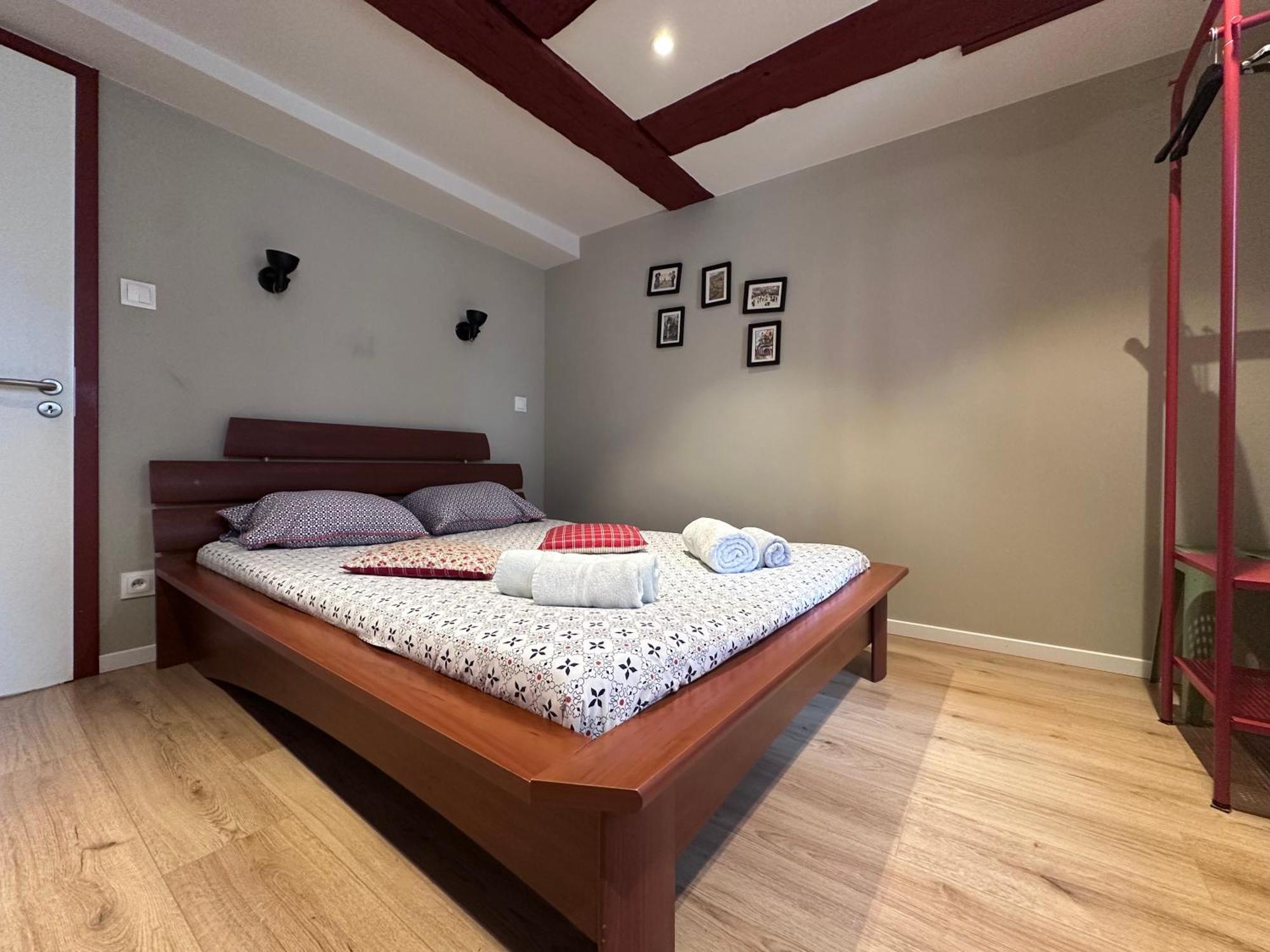 B'M Yerri - Appartement 4 Pers - Vue Cathedrale Colmar Eksteriør billede